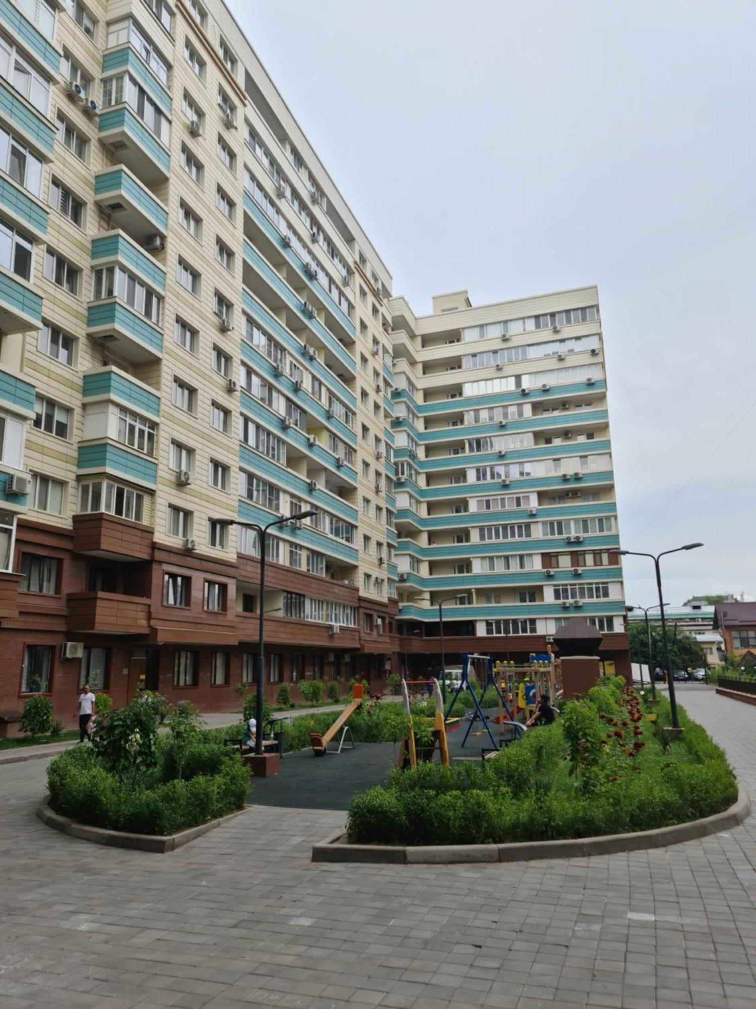 Новый Жк В Самом Центре Города 알마티 외부 사진