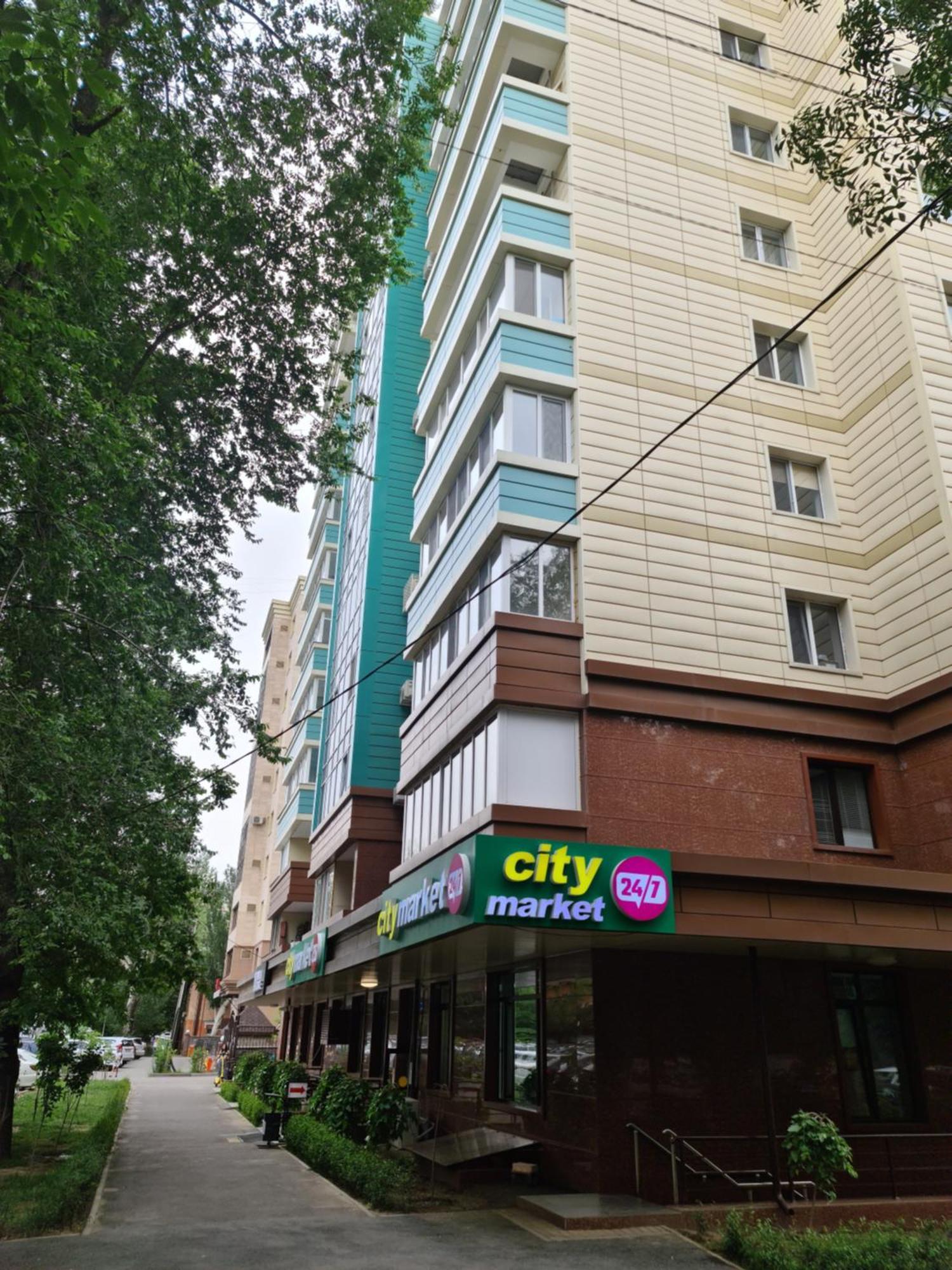 Новый Жк В Самом Центре Города 알마티 외부 사진