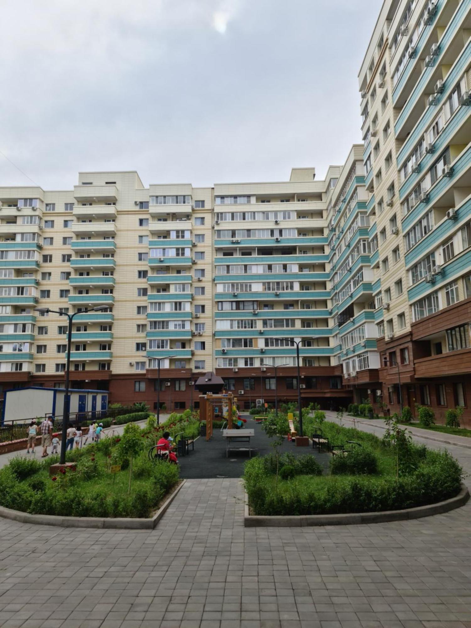 Новый Жк В Самом Центре Города 알마티 외부 사진